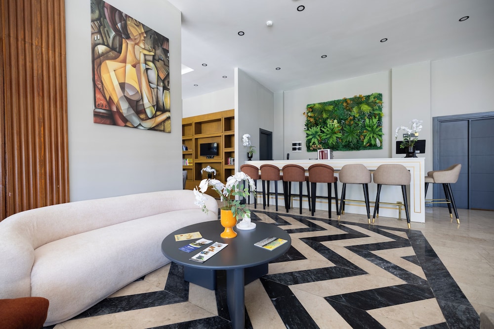 Roseira Mar Inn Luxury 34/55