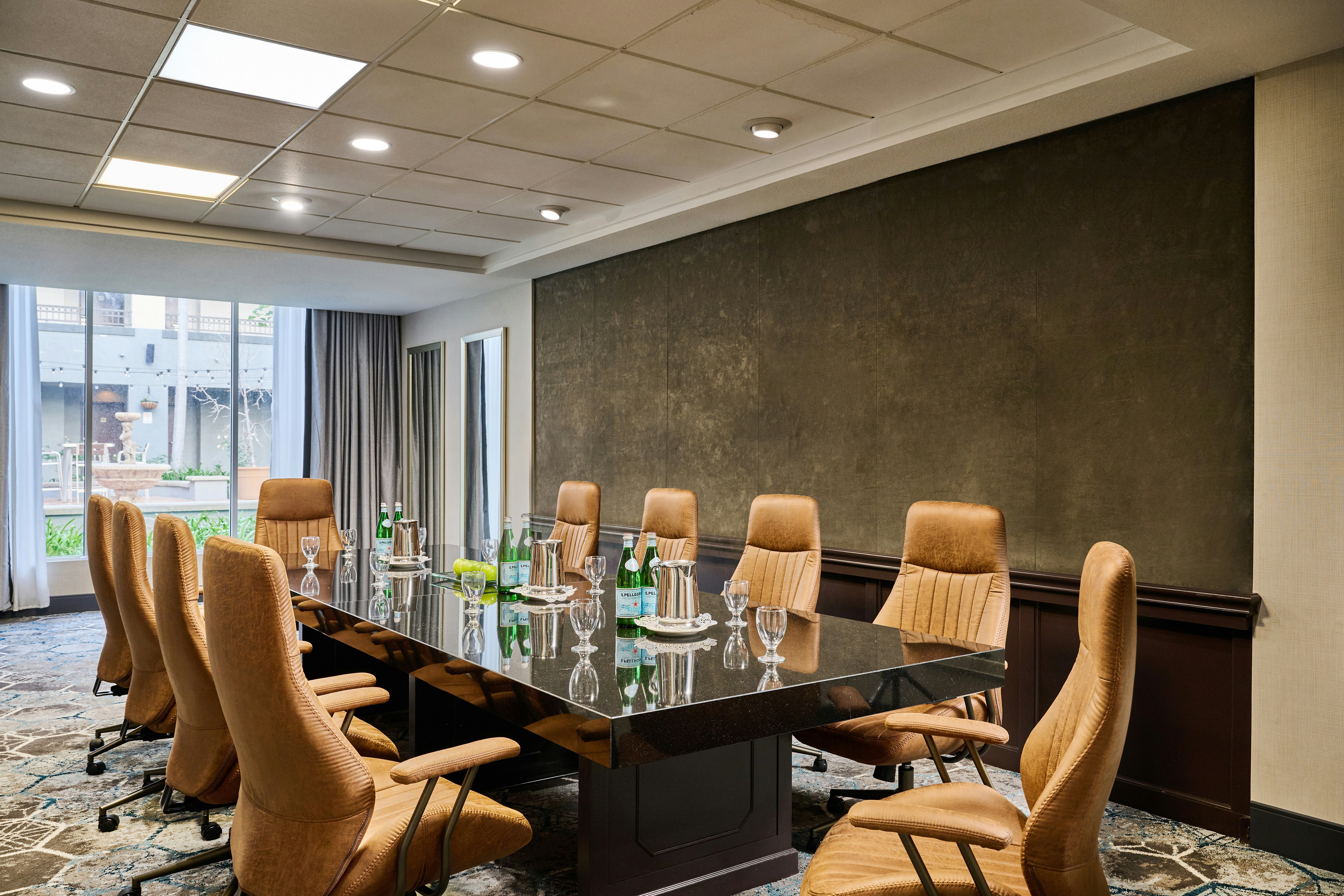 DoubleTree by Hilton Chatsworth 38/42