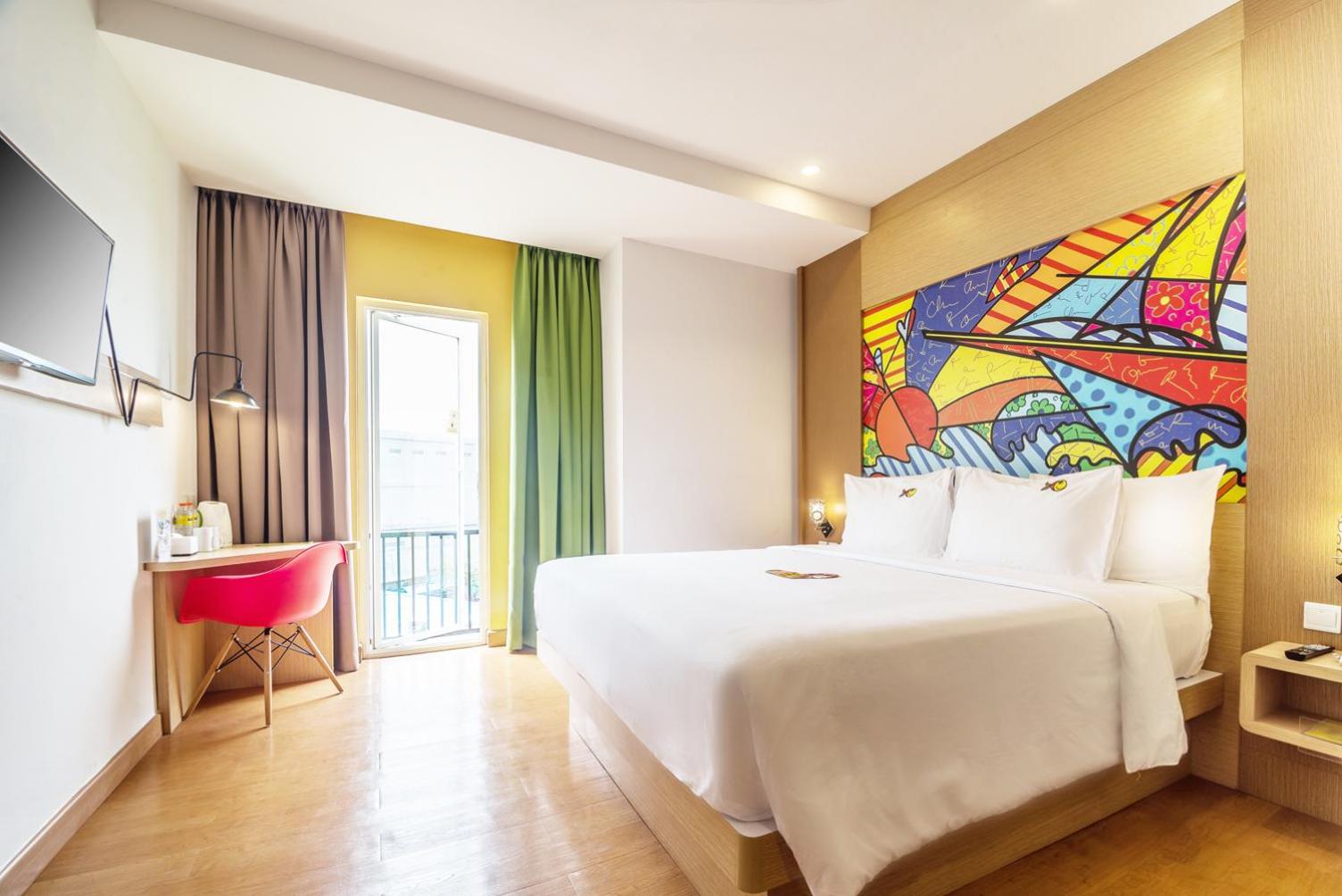 Max Happiness, King Bed, MaxOneHotels.com at Resort Makassar 3/8
