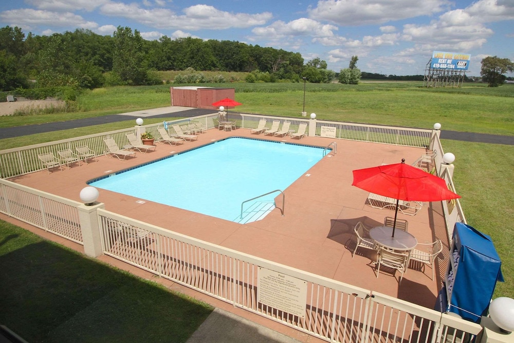 Country Inn & Suites By Radisson Sandusky South OH 18/32