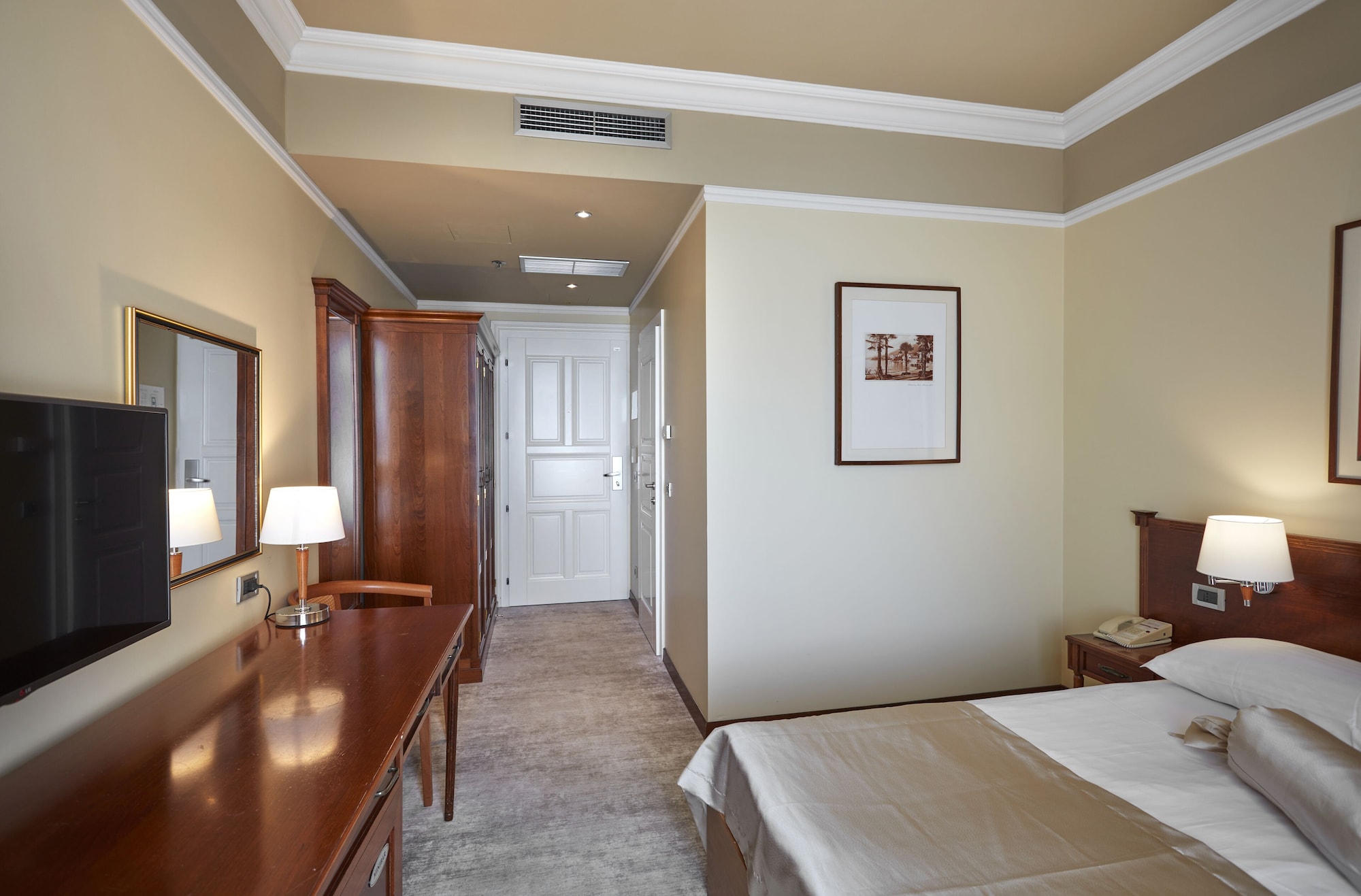 DELUXE, DOUBLE OR TWIN BED, SEA VIEW, BALCONY