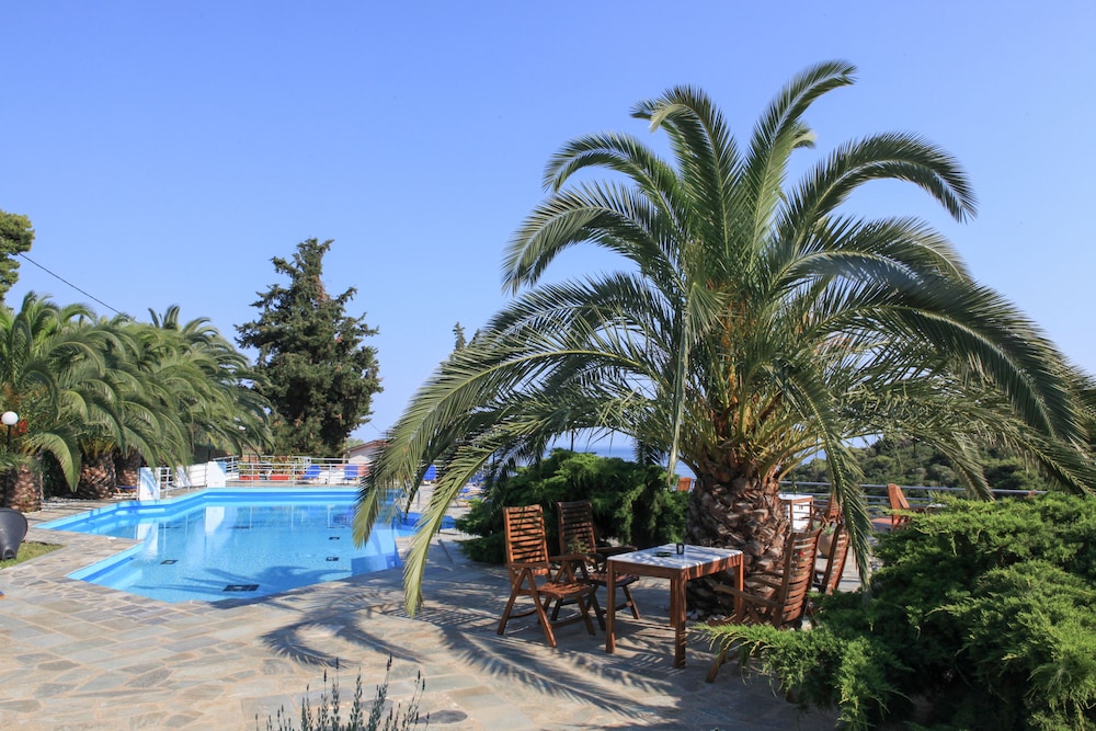 Stafylos Suites Boutique Hotel 40/50