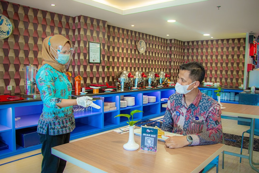 Horison Express Sentani 14/63