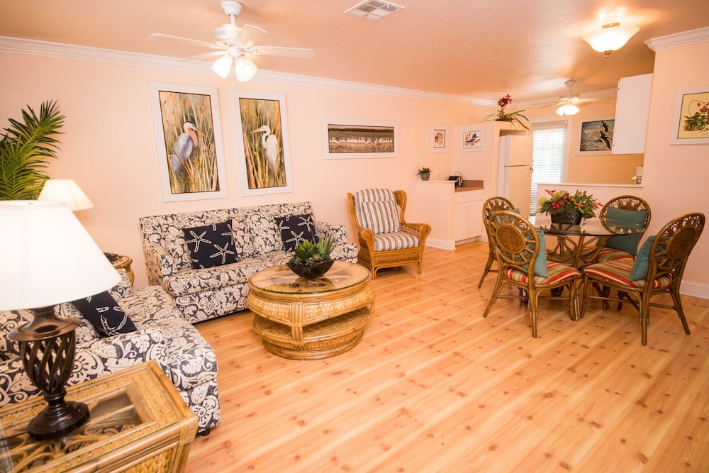 Tropic Isle Beach Resort 40/68