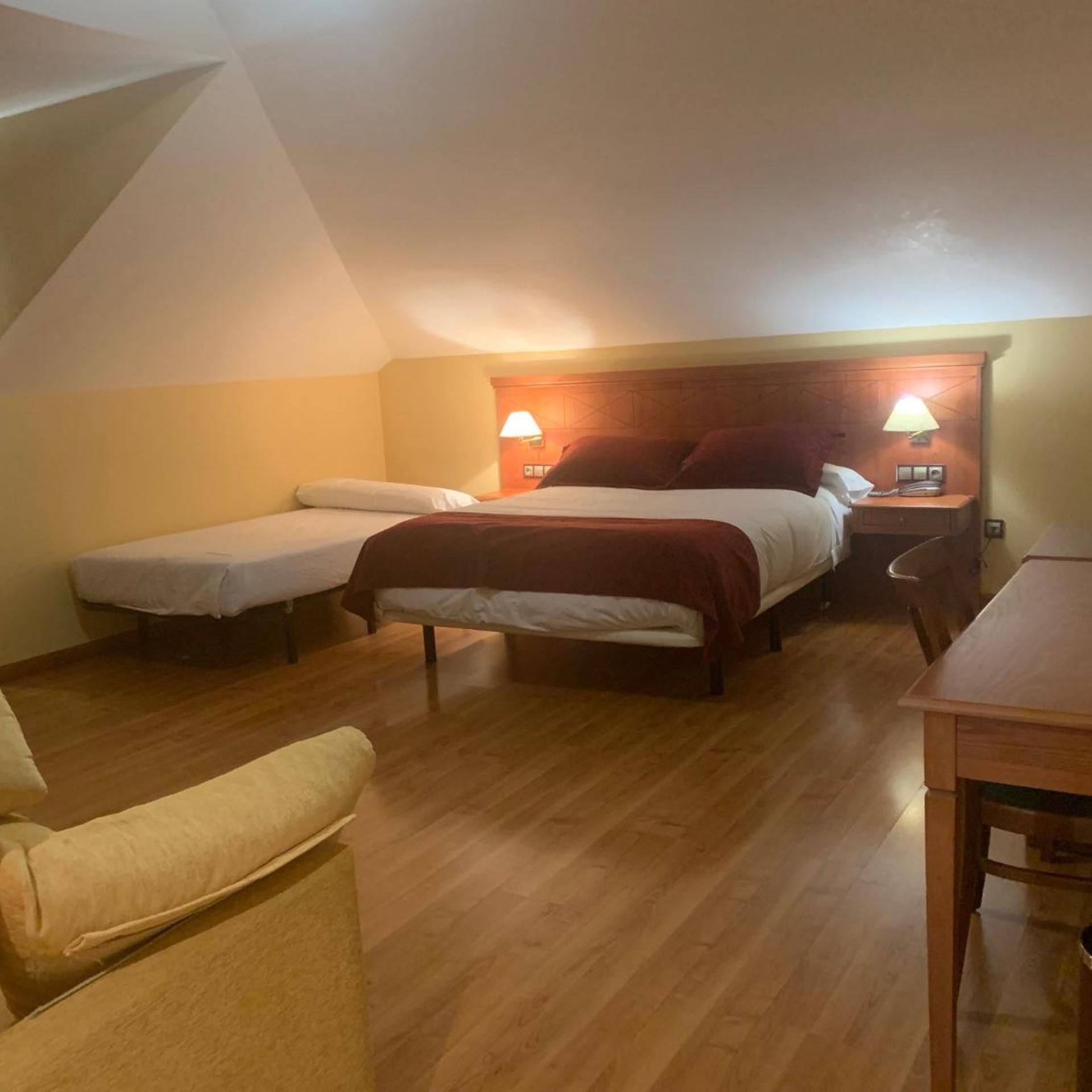 Hotel Camino Real 12/50