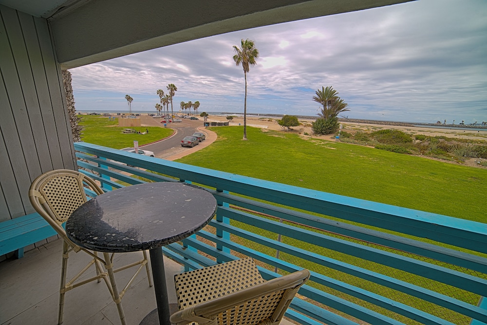 Ocean Villa Inn 52/66