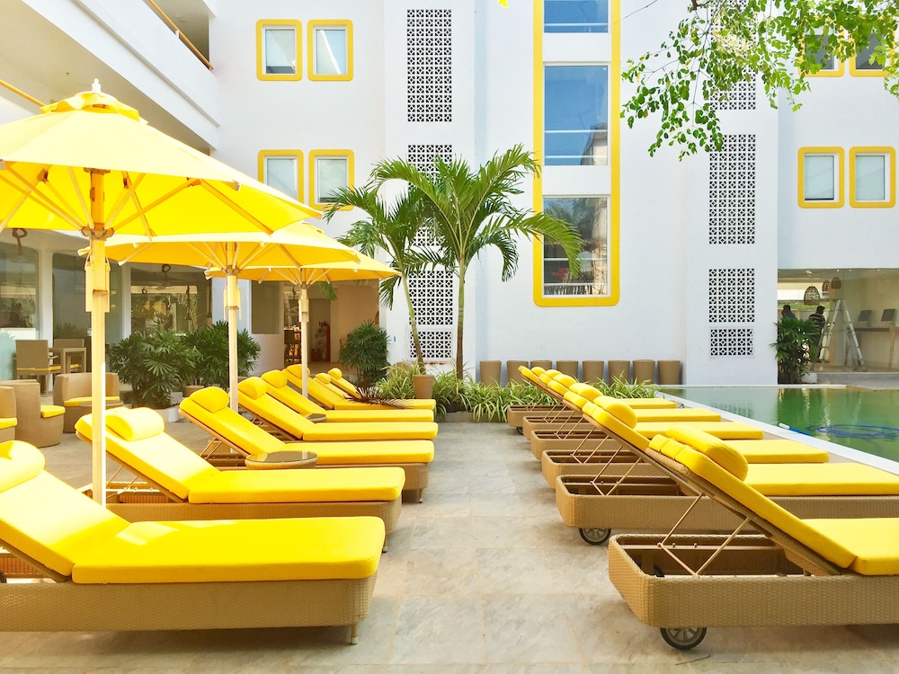 Bloomrooms At Calangute 9/63