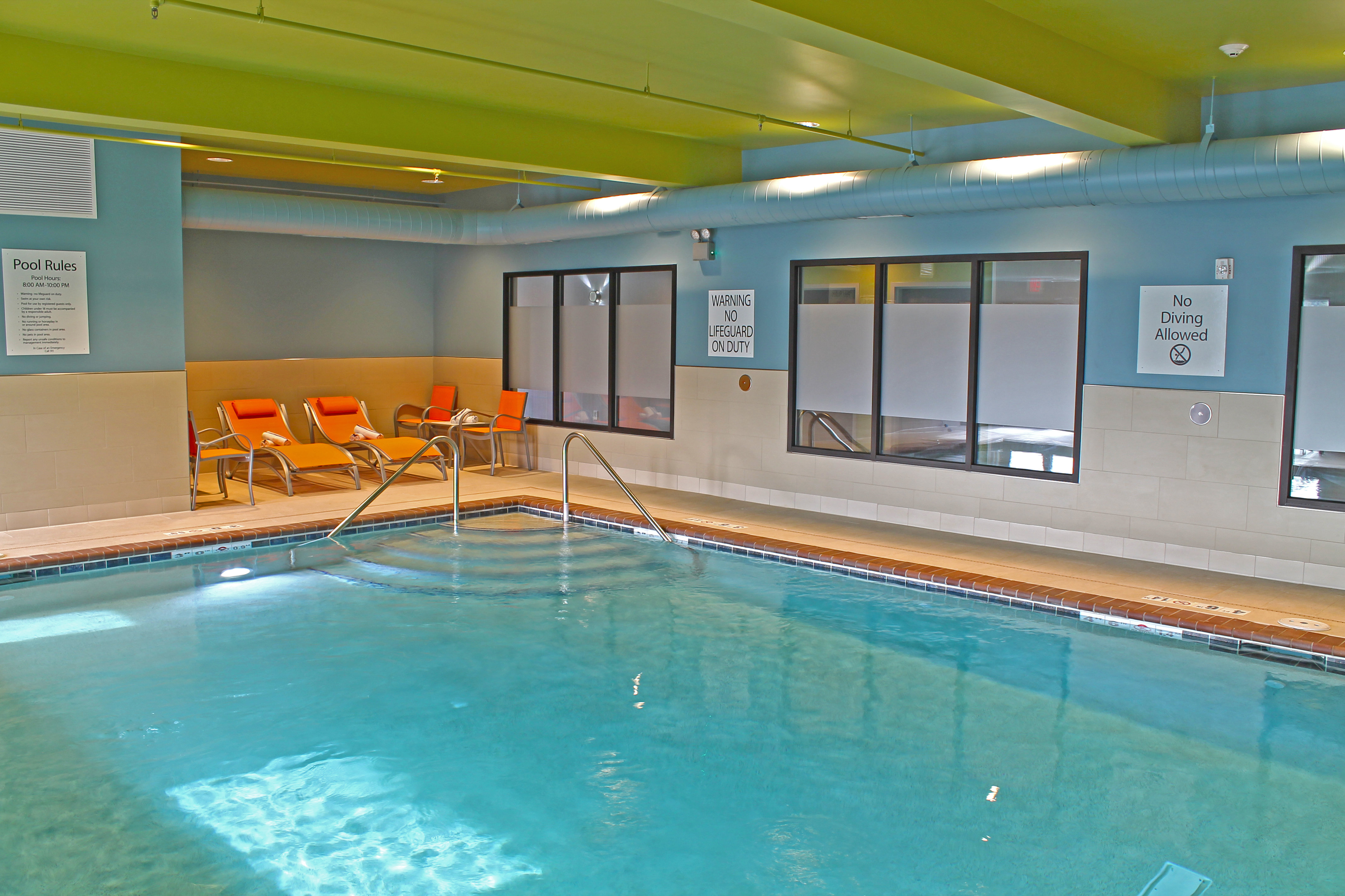 Holiday Inn Express Suites St Louis South I 55 26/52