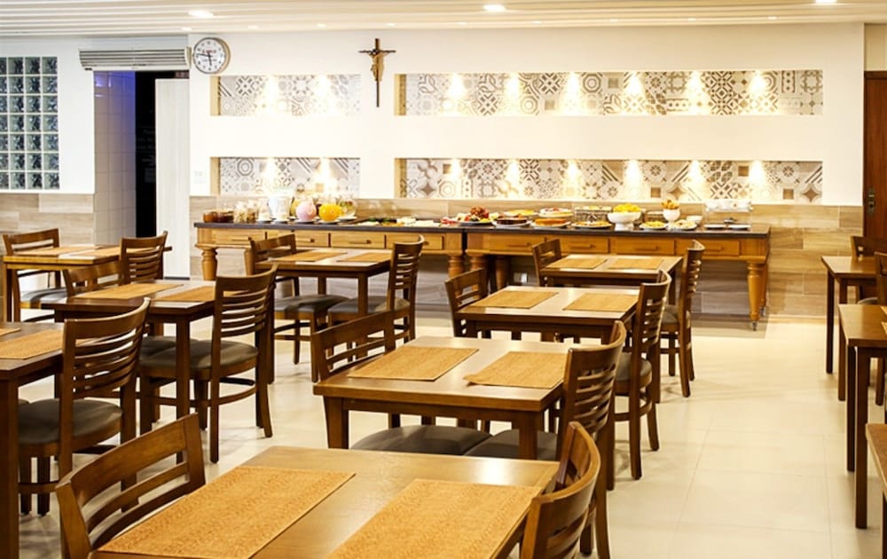 Alves Hotel 38/50