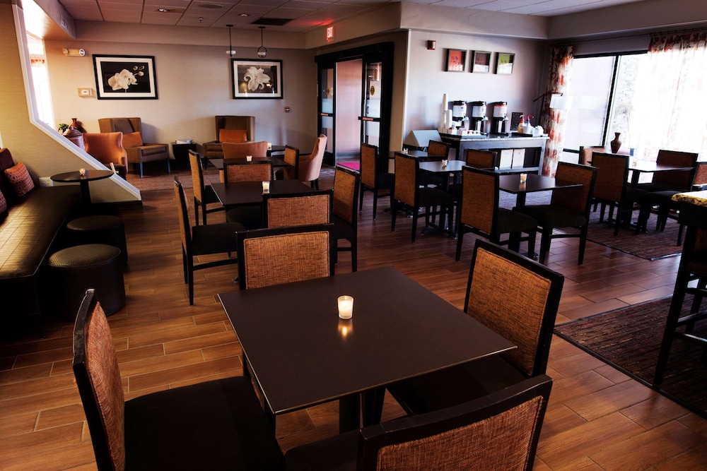 Hampton Inn Taos 36/48