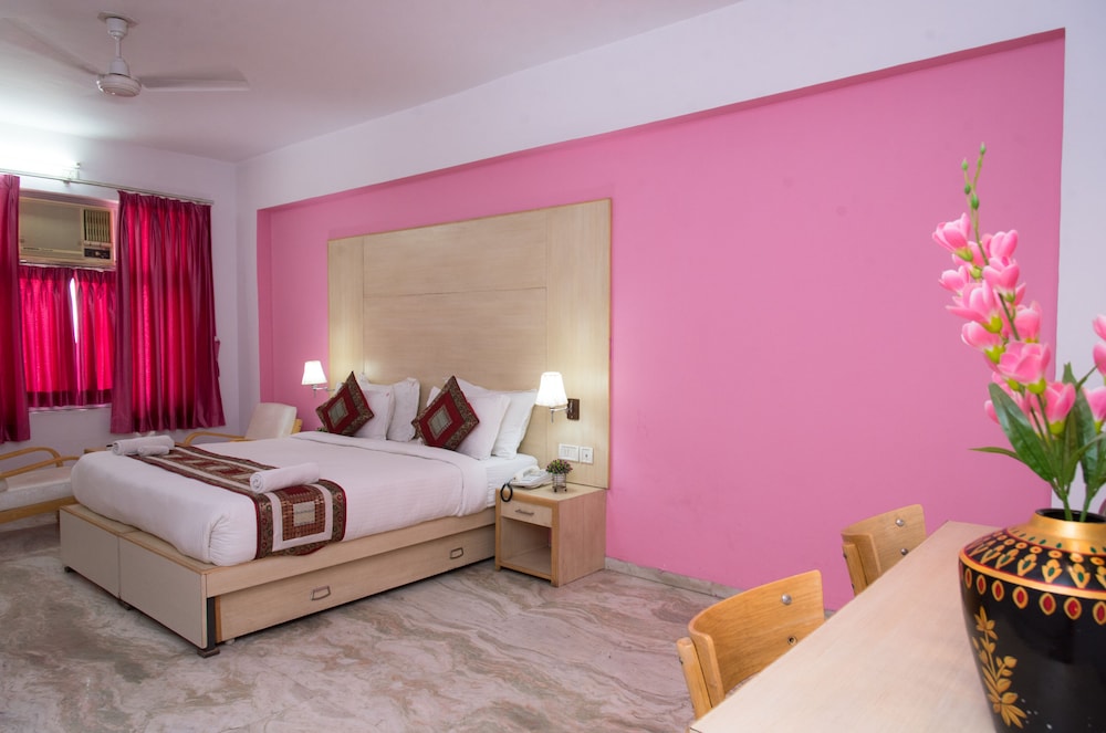 HOTEL GORBANDH 20/48