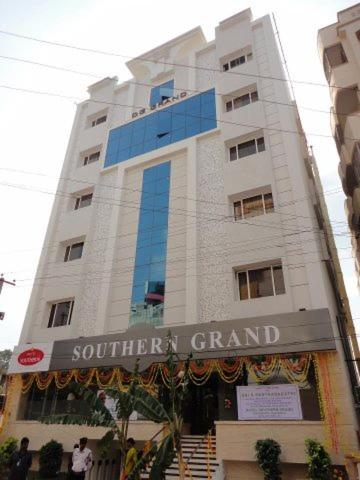 Hotel Southern Grand 2/53