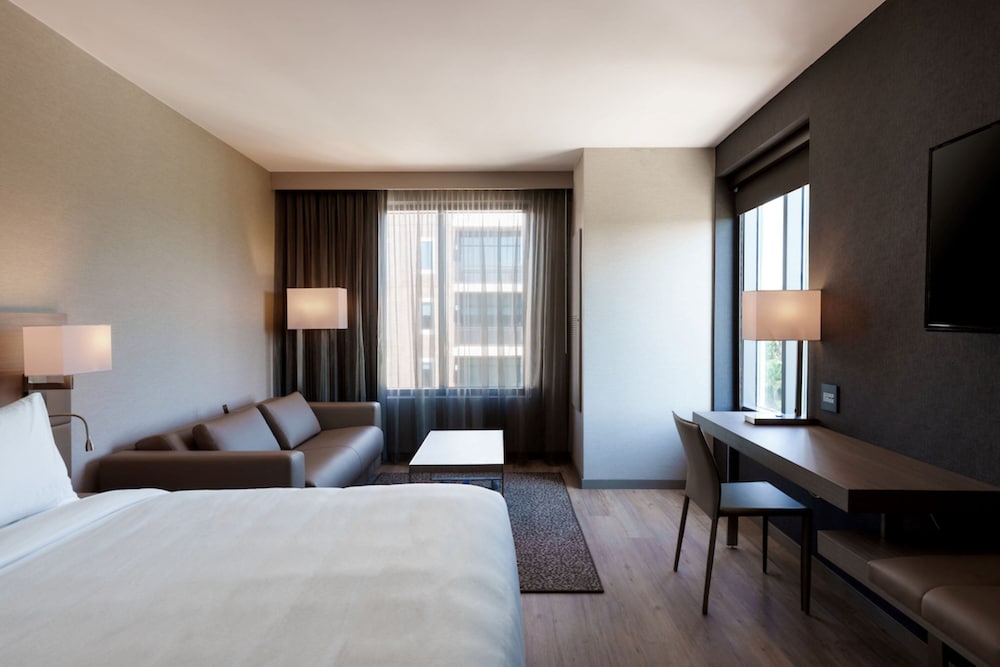 Premium, King Bed, with View