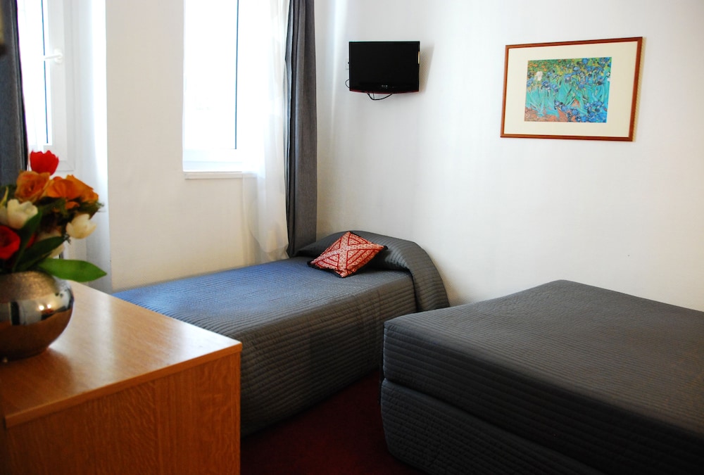 HOTEL COSY MONCEAU 18/51