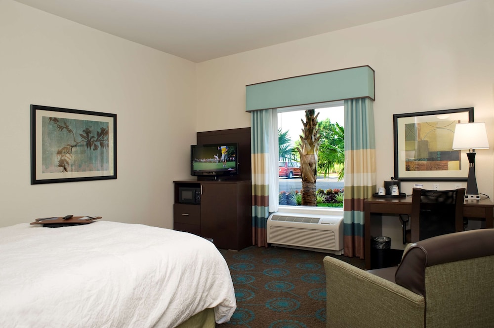 Hampton Inn Anderson/ Alliance Business Park 18/45