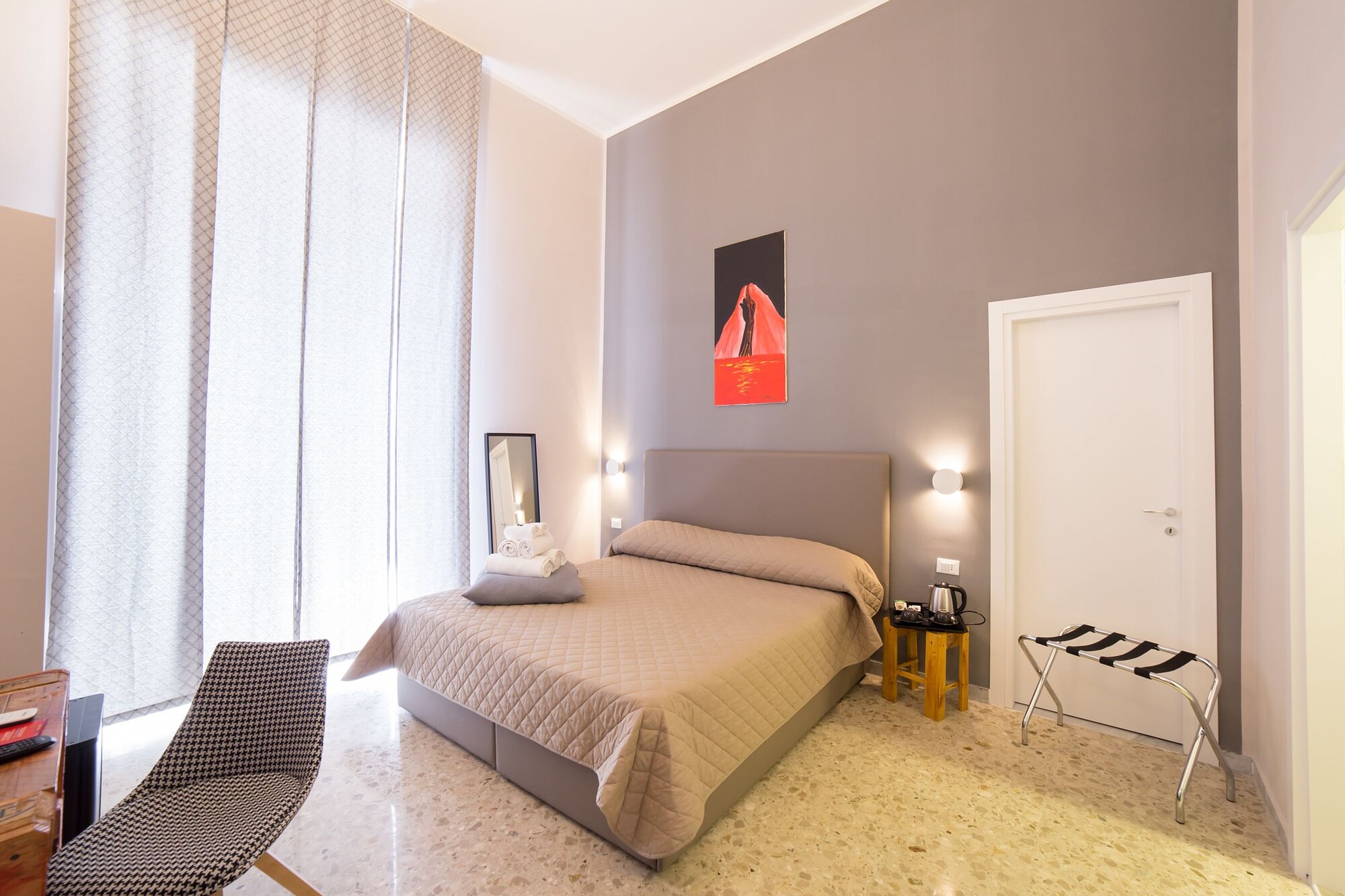 Deluxe Double Room, 1 King Bed, Balcony، P.C. Boutique H. 3/7