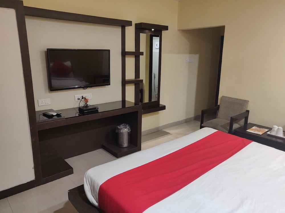 HOTEL RAHUL 10/18