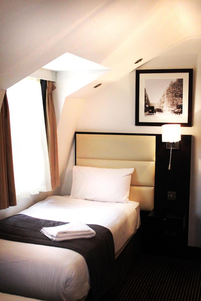 Edward Hotel Paddington 18/65