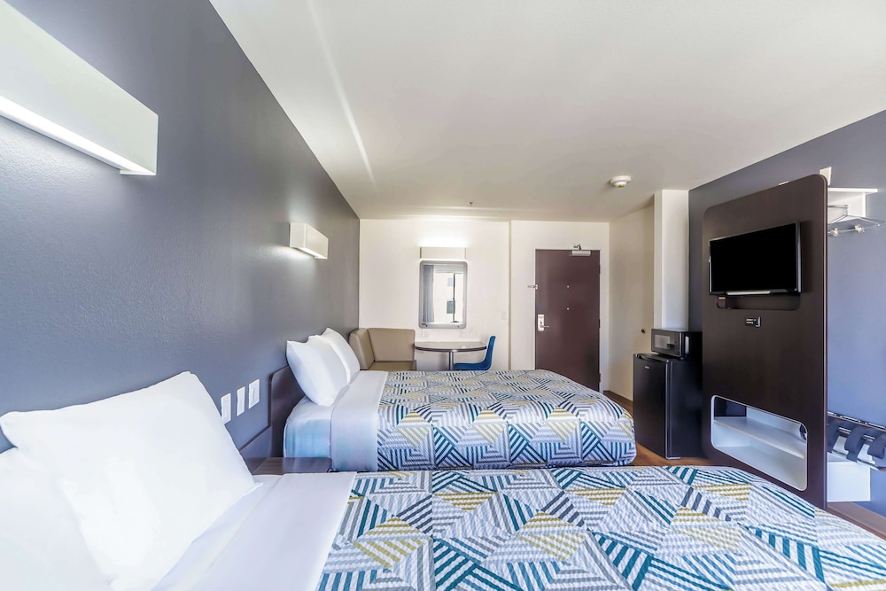 Motel6 Laredo, TX - Airport 47/66