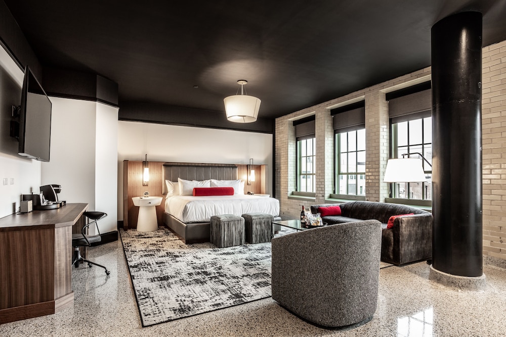 Bottleworks Hotel 52/70