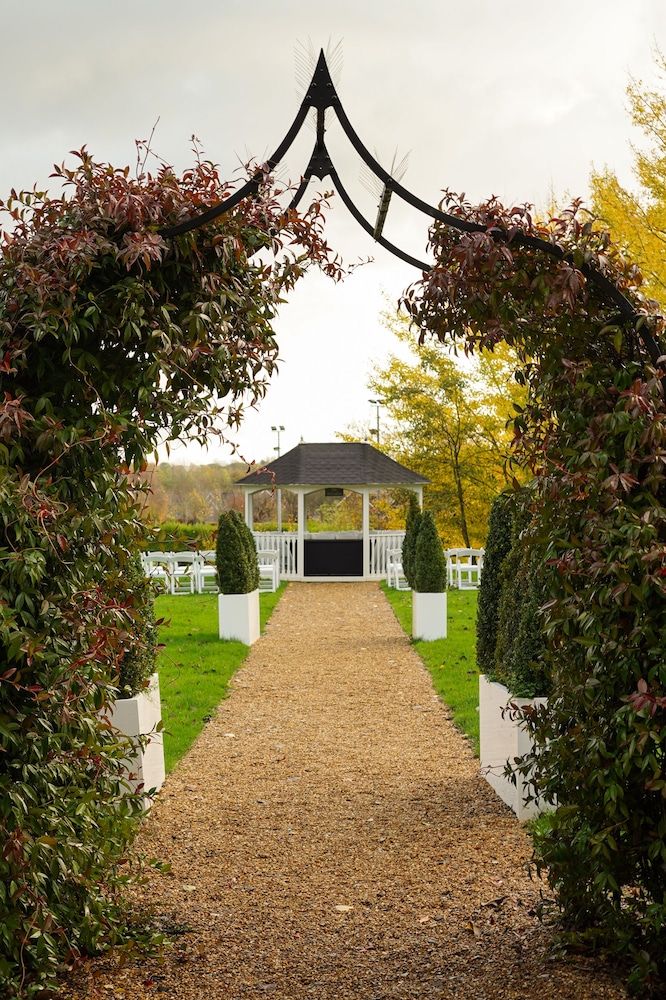 De Vere Cranage Estate 38/44