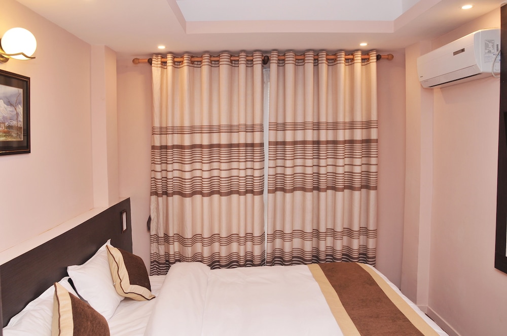 Lemon Tree Hotel 18/44