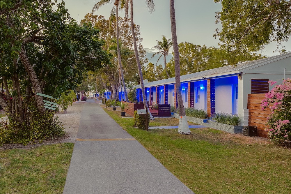 Drift Hotel 57/64