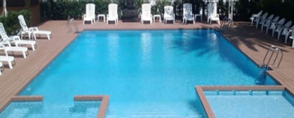 Hotel Los Robles 22/33