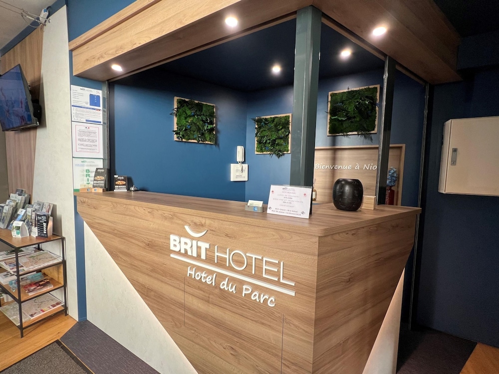 P Tit Dej Hotel Niort 1/58