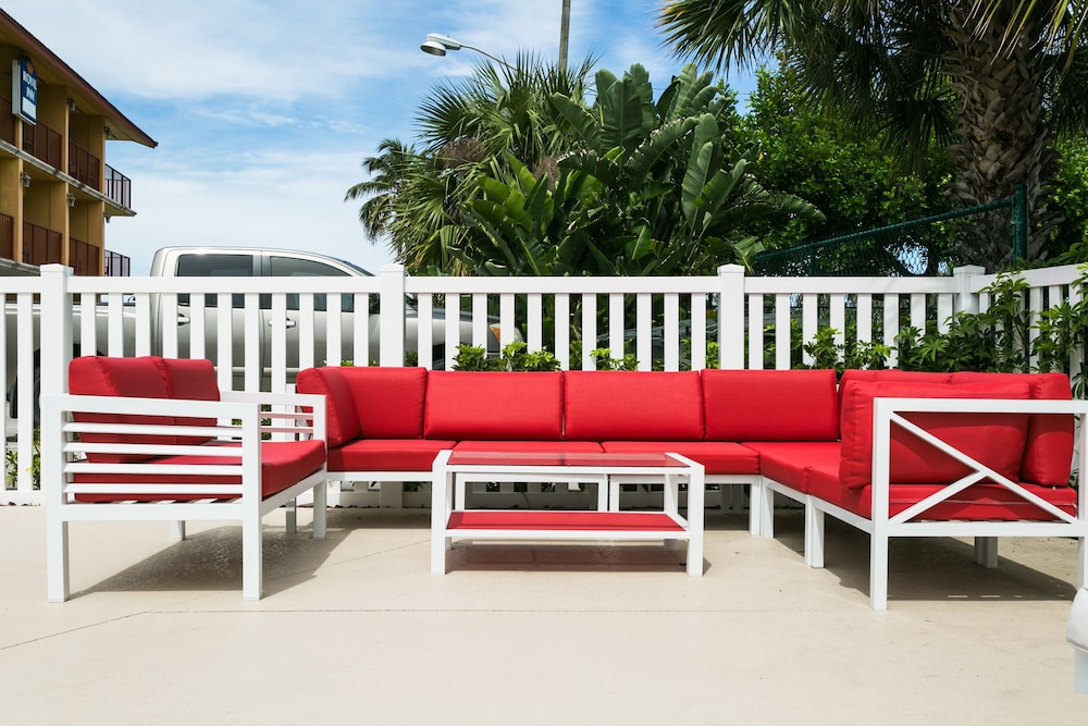 The Royal Inn Beach Hotel Hutchinson Island 5/66
