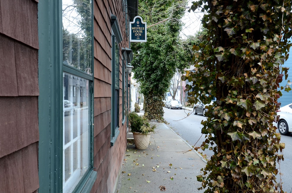 Melville House Newport 21/23