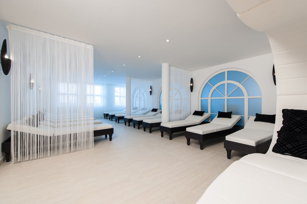 Chasa Montana Hotel and Spa 47/57