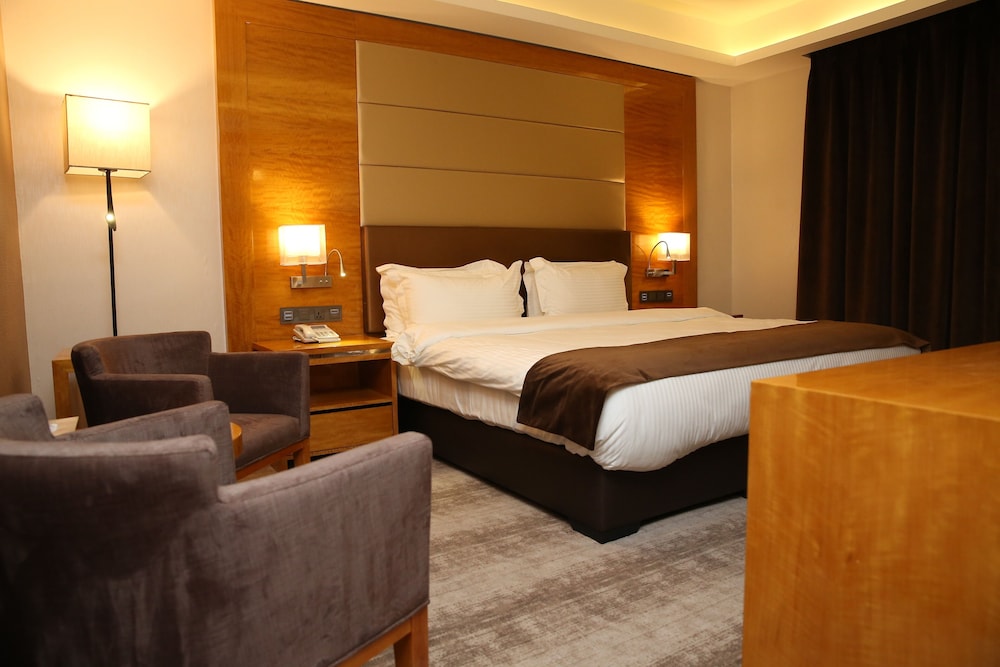 Gloria Hotel 8/20