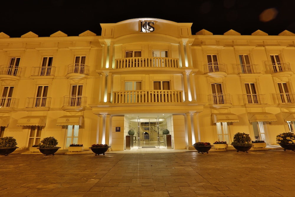 Gran Hotel Suances 4/34