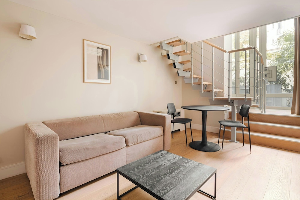 L Edmond Hotel Parc Monceau 42/67