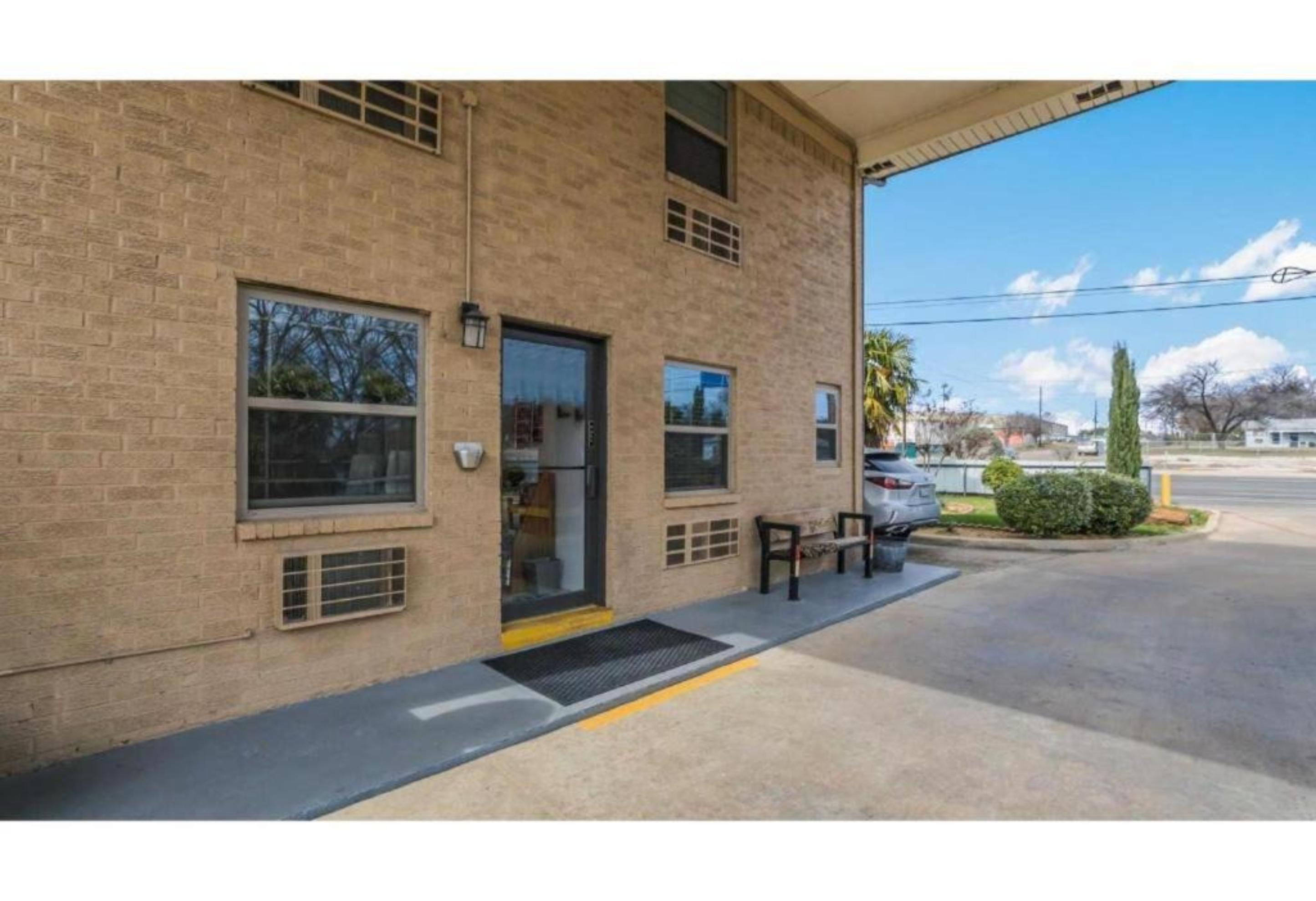 Motel6 Dallas, TX 56/59