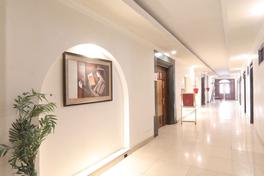 Mohan Hotel 16/33