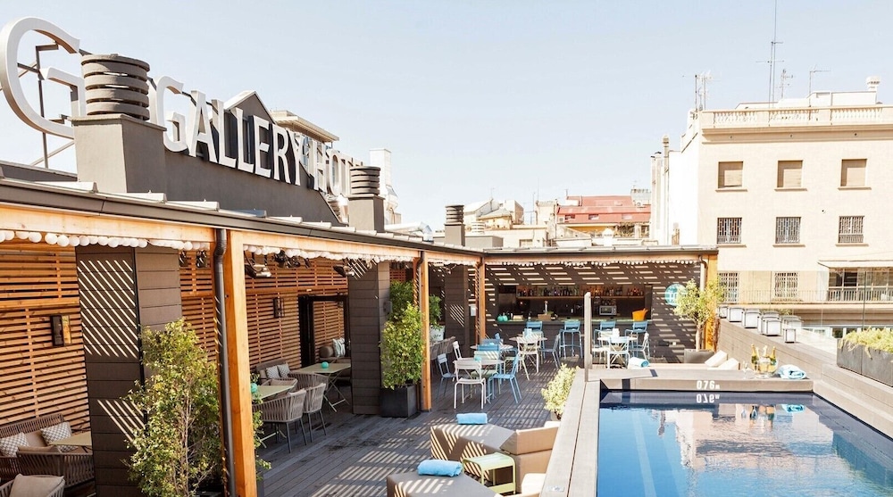 Gallery Hotel 45/75