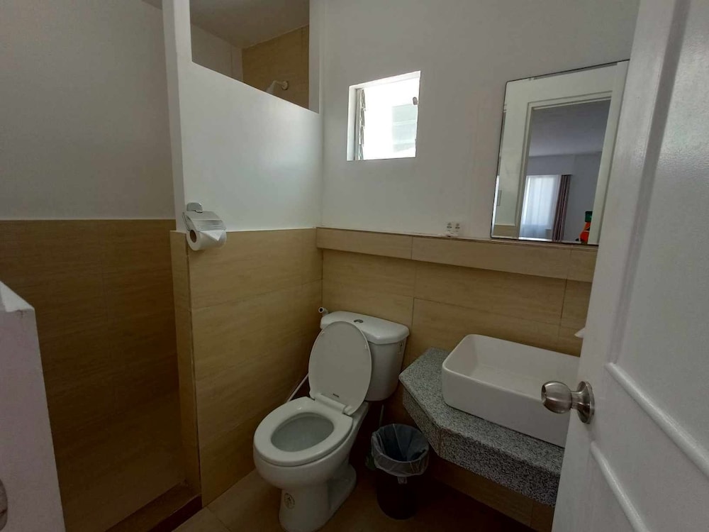 Heartland Hotel Service Rooms And Apartments 41/48