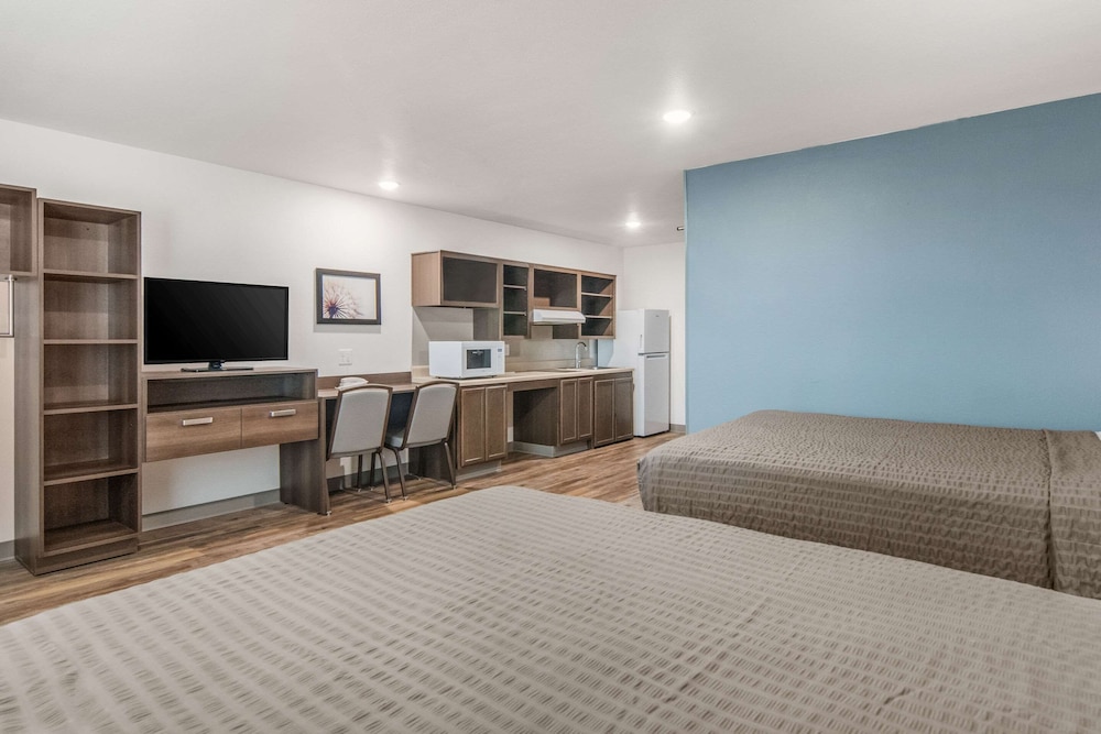 WoodSpring Suites North Ft Worth Alliance TX Speedway 18/38