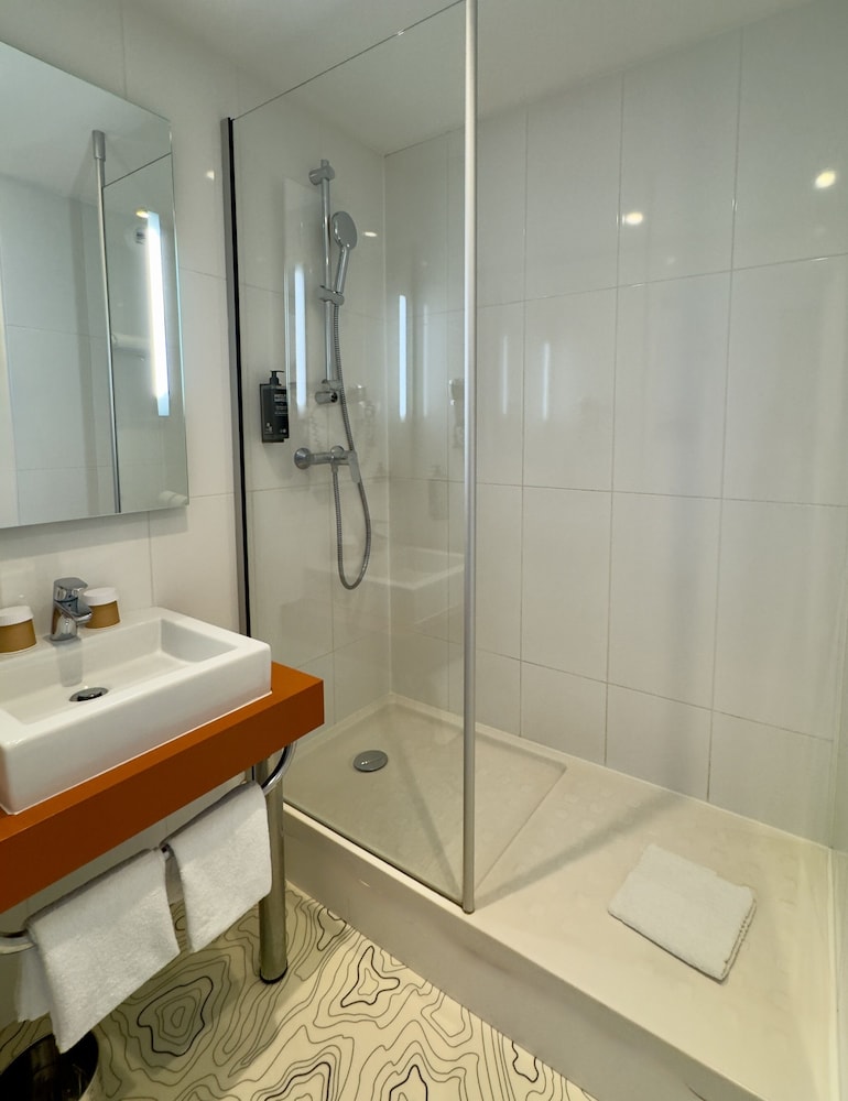 Ibis Styles Bordeaux Saint Medard 50/50