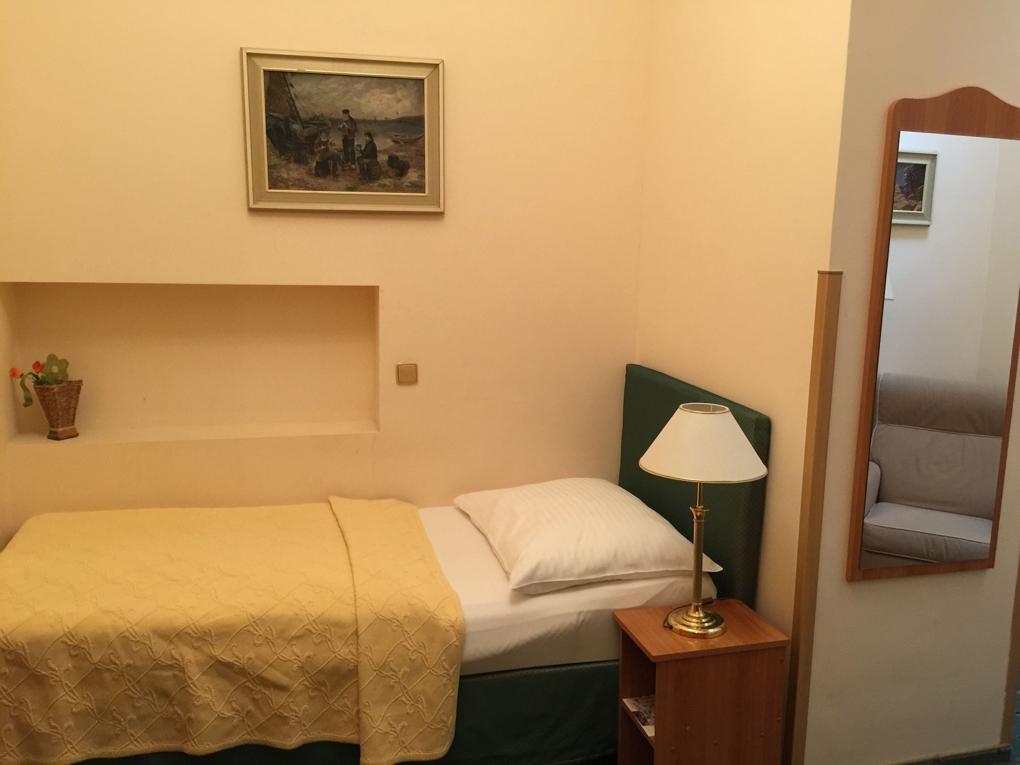 ECONOMY, SINGLE, GROUND FLOOR
