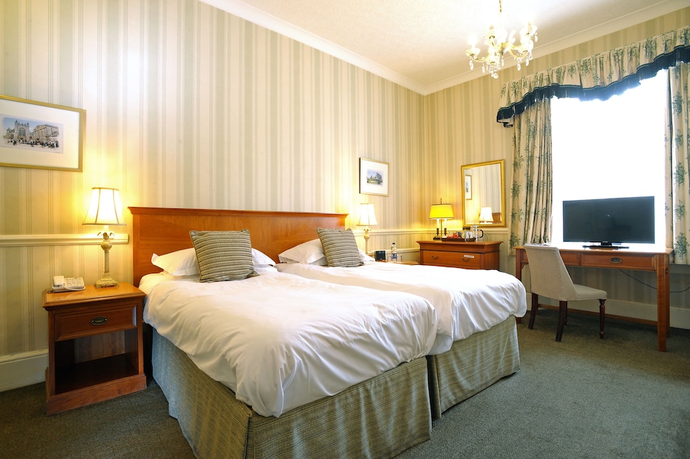 The Royal Hotel 13/68