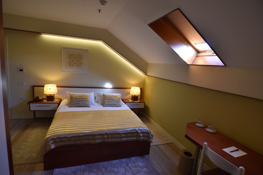 Hotel Sokrat 7/38