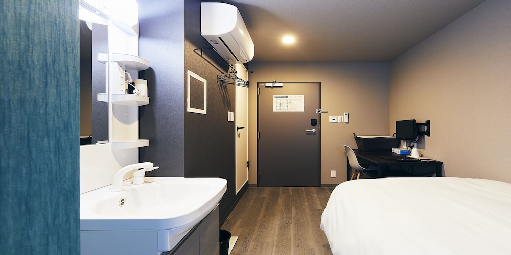 Hotel Pivot Shin-Imamiya Ekimae Osaka 9/31