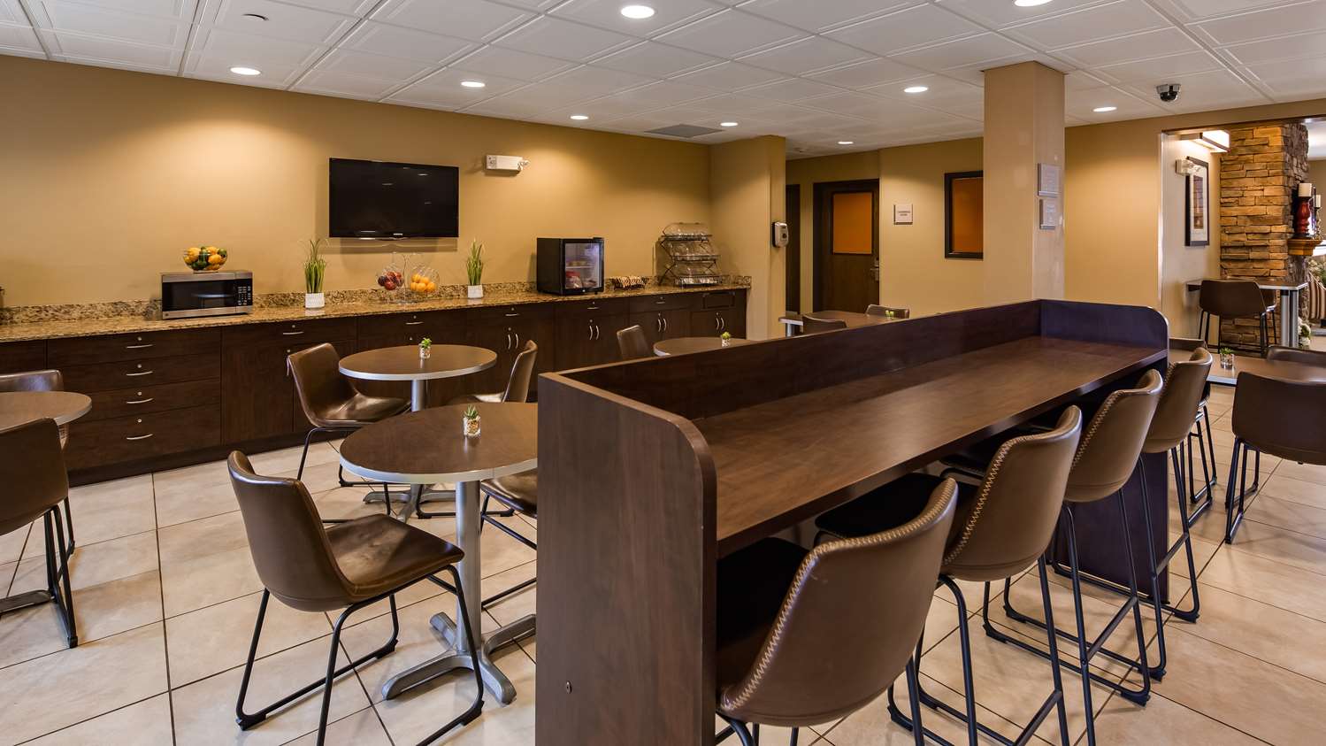 SureStay Plus Hotel by Best Western Buckhannon 15/26