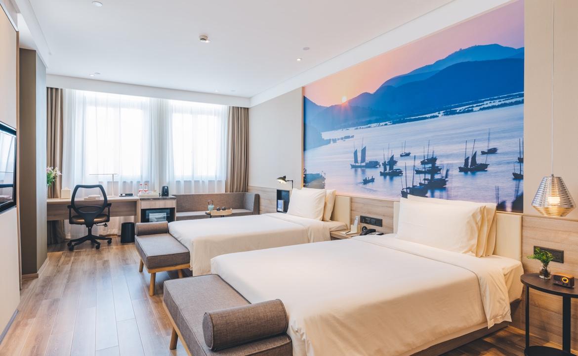 Kids Suite, Family