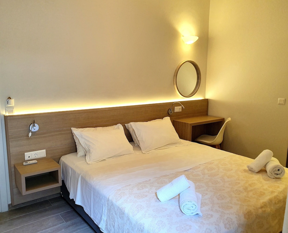 Caravel Apartment Hotel 11/44