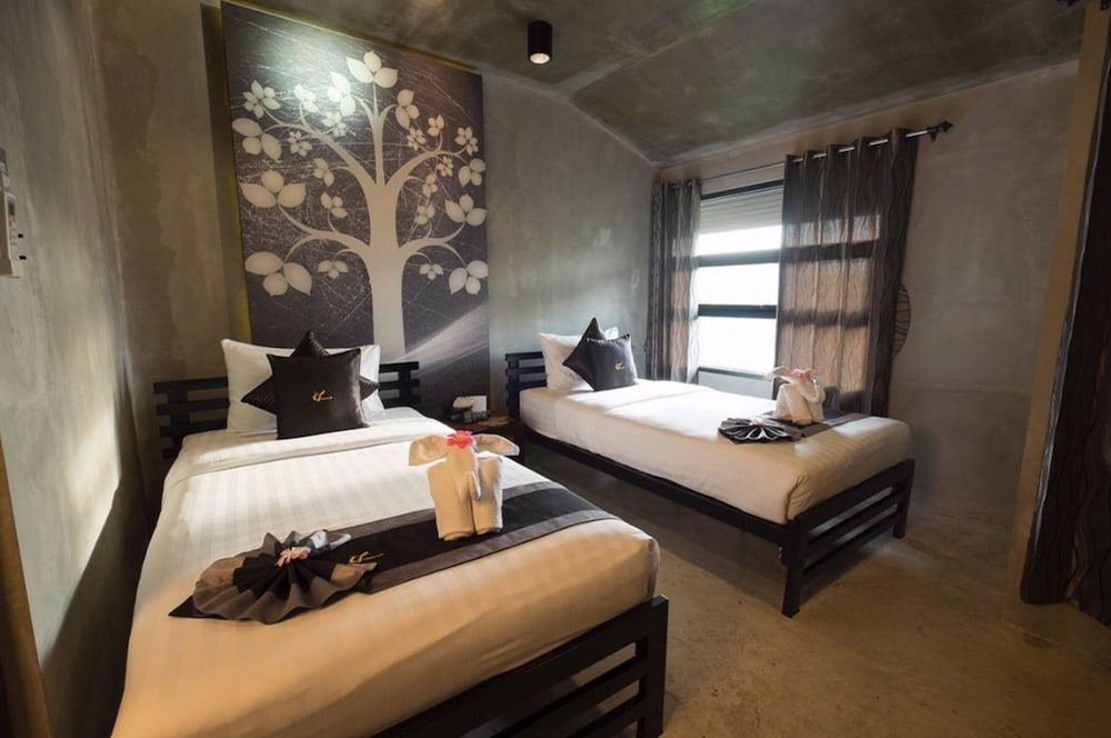 LOFT, TWIN BEDS