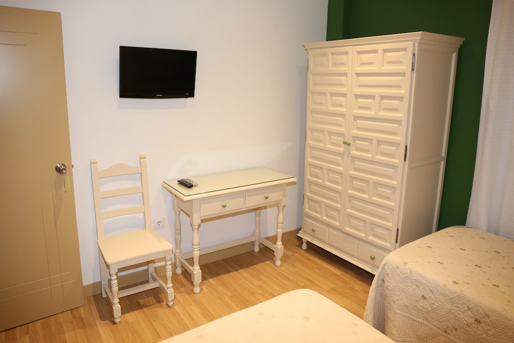 Hostal La Janda 28/66
